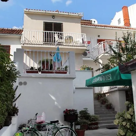 בית הארחה And With Parking Space Bol, Brac - 2878